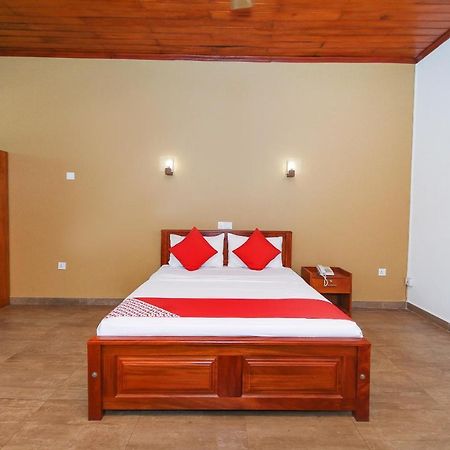 Oyo 471 Randiya Hotel Moratuwa Bagian luar foto