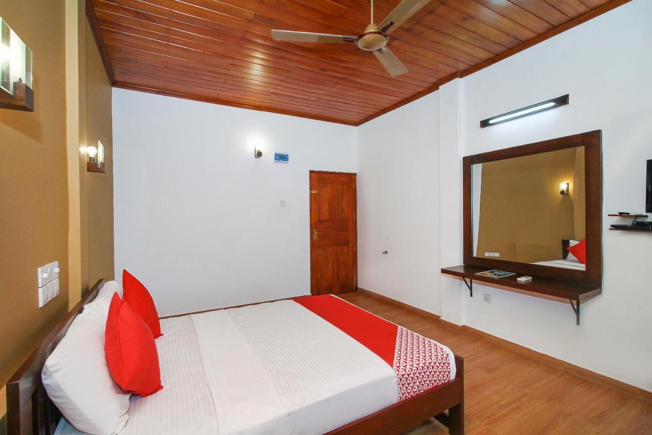 Oyo 471 Randiya Hotel Moratuwa Bagian luar foto
