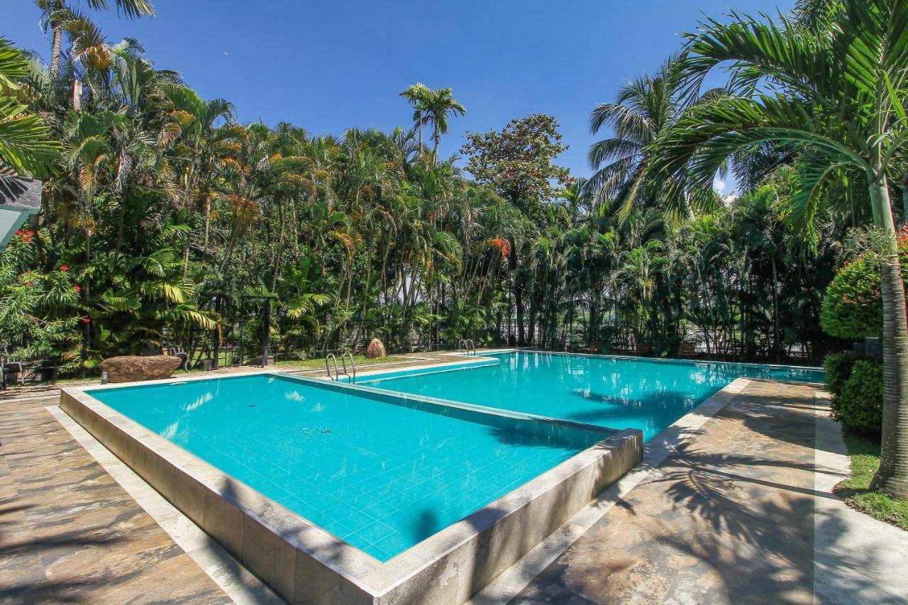 Oyo 471 Randiya Hotel Moratuwa Bagian luar foto